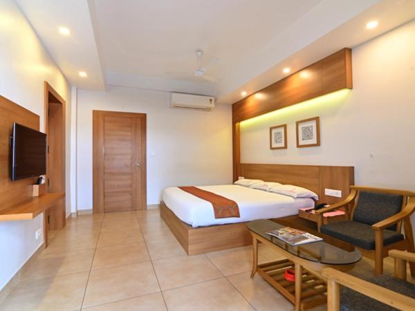 Maharani Hotel Кожикод Екстериор снимка