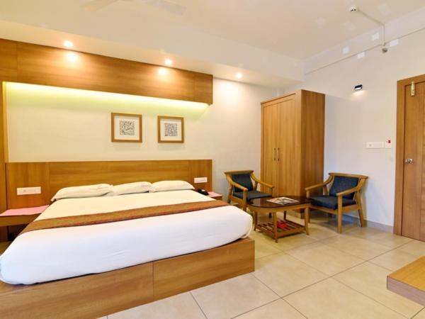 Maharani Hotel Кожикод Екстериор снимка