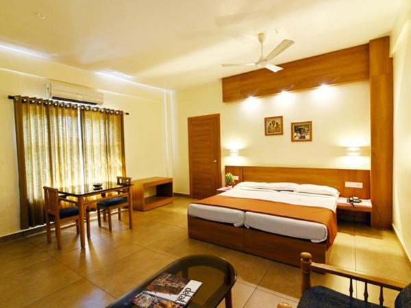 Maharani Hotel Кожикод Екстериор снимка