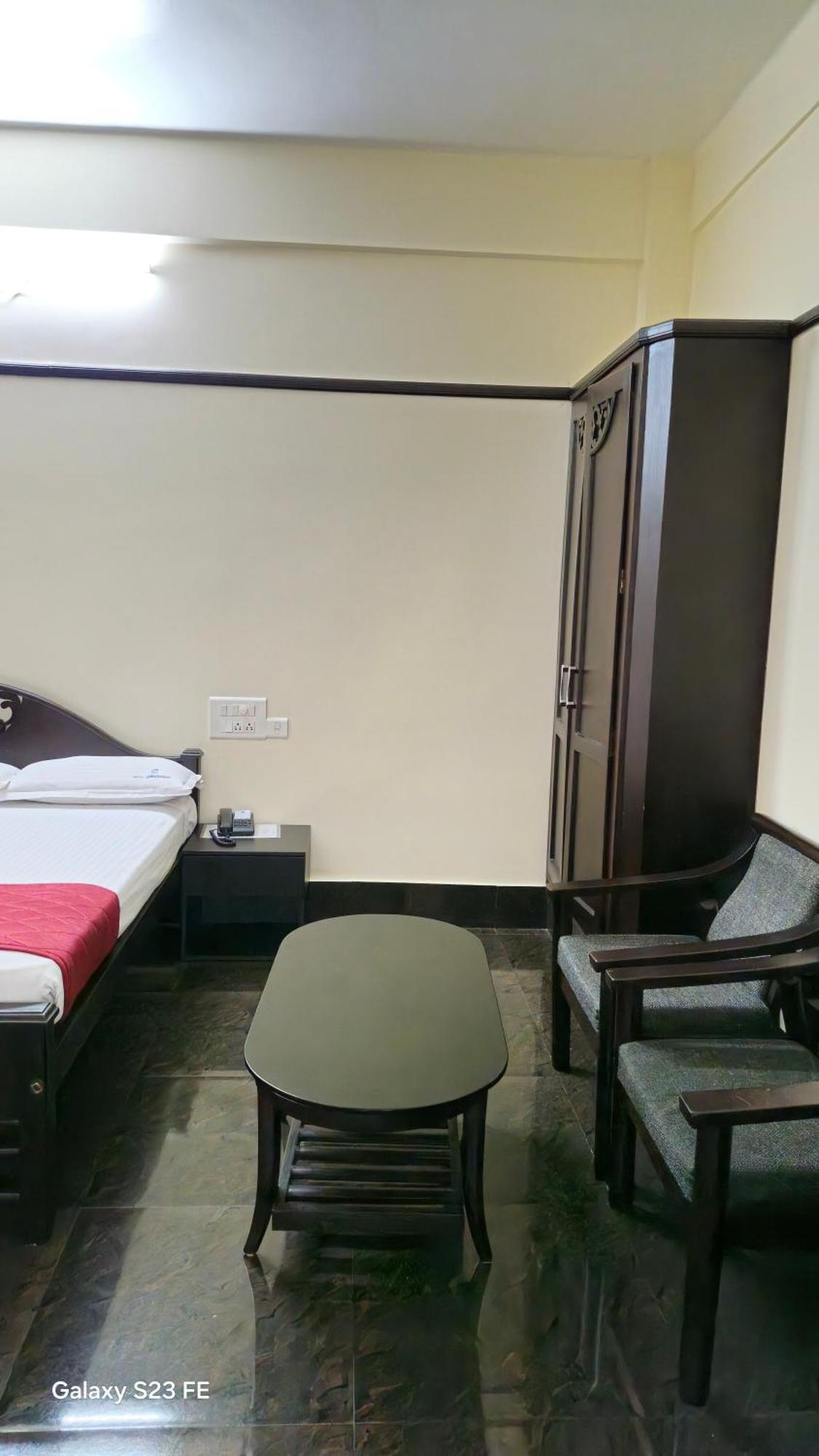 Maharani Hotel Кожикод Екстериор снимка